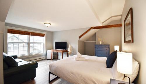 King Suite with Spa Bath