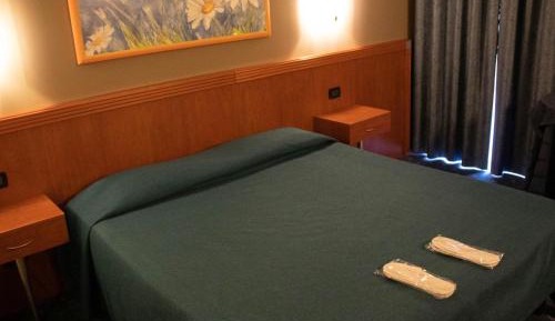 Double Room (1 Adult)