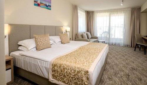 Double Family Room (2 Adults + 2 Children)