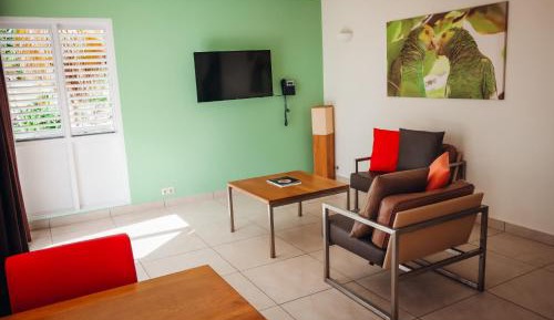 One-Bedroom Apartment with Garden View