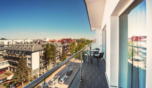 Deluxe Apartment with Balcony