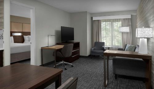 One-Bedroom Queen Suite 