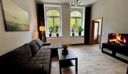 One-Bedroom Apartment with Park View