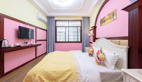 Queen Room