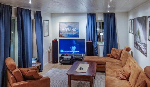 Five-Bedroom Holiday Home