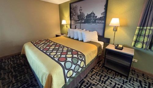 Queen Room - Non-Smoking