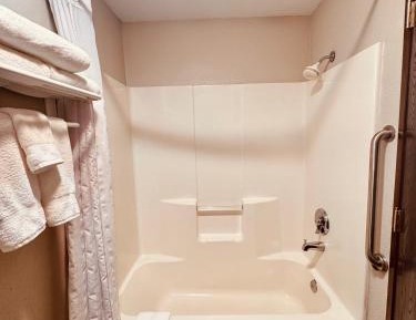 One Bedroom Efficiency Suite with King Bed - Non-Smoking