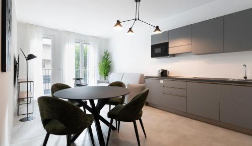 Superior One-Bedroom Apartment with Balcony