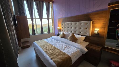 Double Room with Mountain View