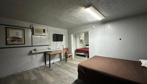 Family Room 4 Queen Beds
