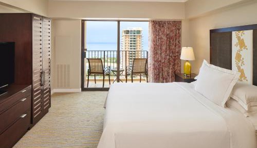 One-Bedroom King Suite with Sofa Bed and Ocean View - Kalia Tower