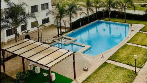 Deluxe Two-Bedroom Apartment with Garden View