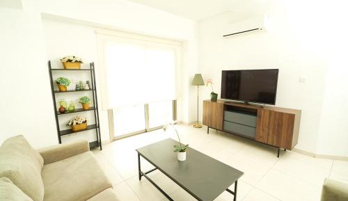 Two-Bedroom Deluxe Apartment with Balcony