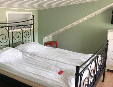 Deluxe Double Room with Side Sea View