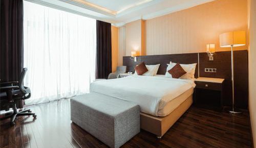 Deluxe King Room