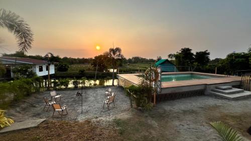 Family Room with Garden View
