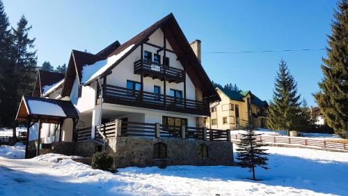Eight-Bedroom House