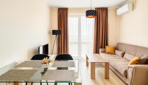 One-Bedroom Apartment with Park View