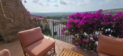 One-Bedroom Apartment with Sea View and Balcony