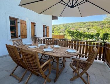Villa with Garden View