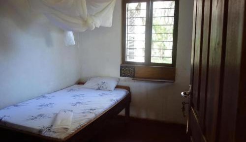 Single Room with Shared Bathroom