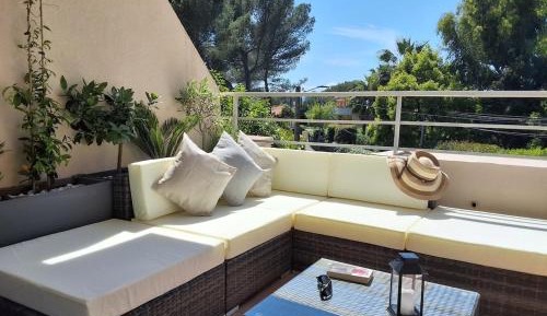Apartment with Garden View