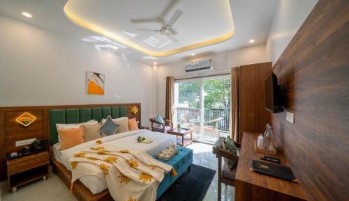 King Room with Mountain View
