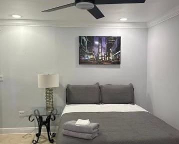 Queen Room with Garden View