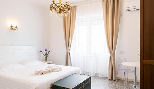 Queen Room with Balcony