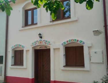 Two-Bedroom Apartment with Garden View