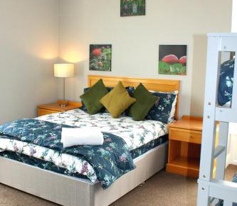 Basic Triple Room with Shared Bathroom