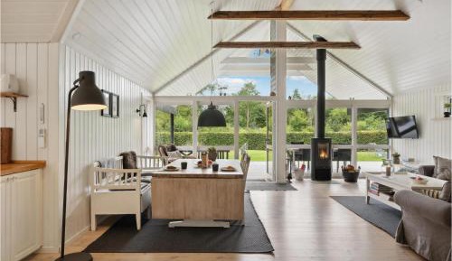 Three-Bedroom Holiday Home 