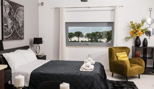 Studio Apartment with Sea View