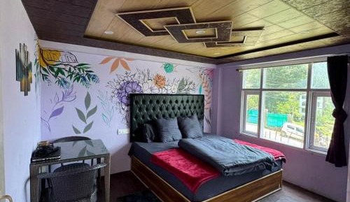 Family Room with Mountain View