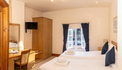 Twin Room with Shower