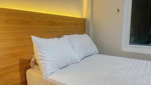 Twin Room with Shared Bathroom