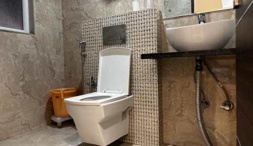 Deluxe Double Room (2 Adults + 1 Child)