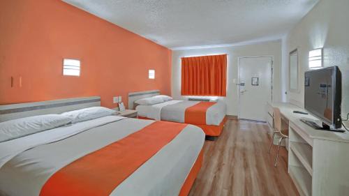 Double Room with Two Double Beds - Non-Smoking