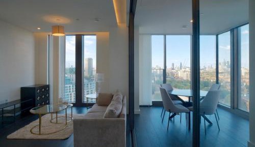 Two-Bedroom Deluxe Apartment with Balcony