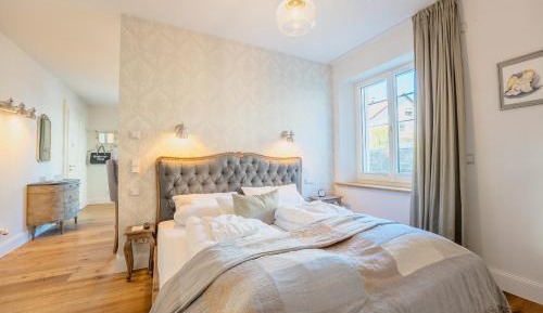 One-Bedroom Apartment with Terrace