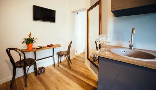 Superior One-Bedroom Apartment