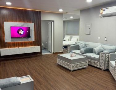 Three-Bedroom Deluxe Apartment