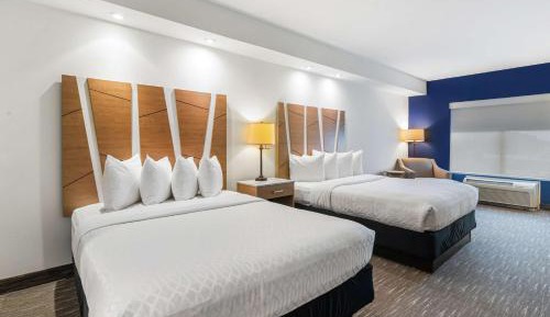 Queen Room with Two Queen Beds and Wet Bar - Pet Friendly