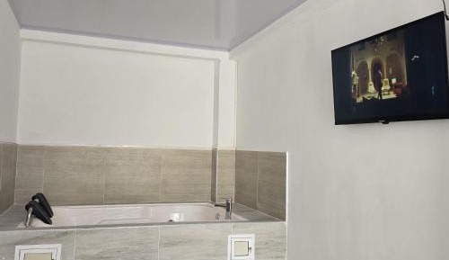 Queen Room with Spa Bath