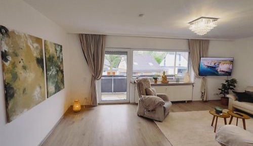 Three-Bedroom Apartment with Mountain View