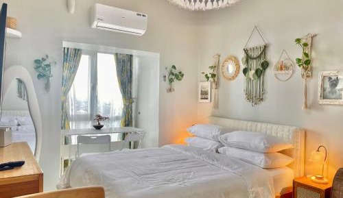 Apartment with City View