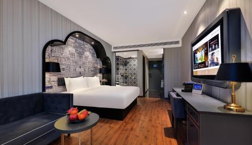 Deluxe Queen Room
