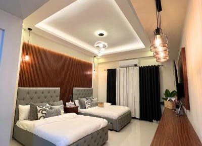 Studio Apartment with Balcony