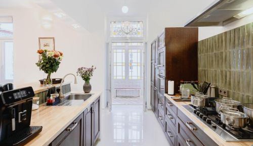 Three-Bedroom Apartment with Balcony