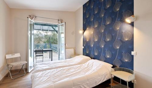 Double or Twin Room with Mountain View